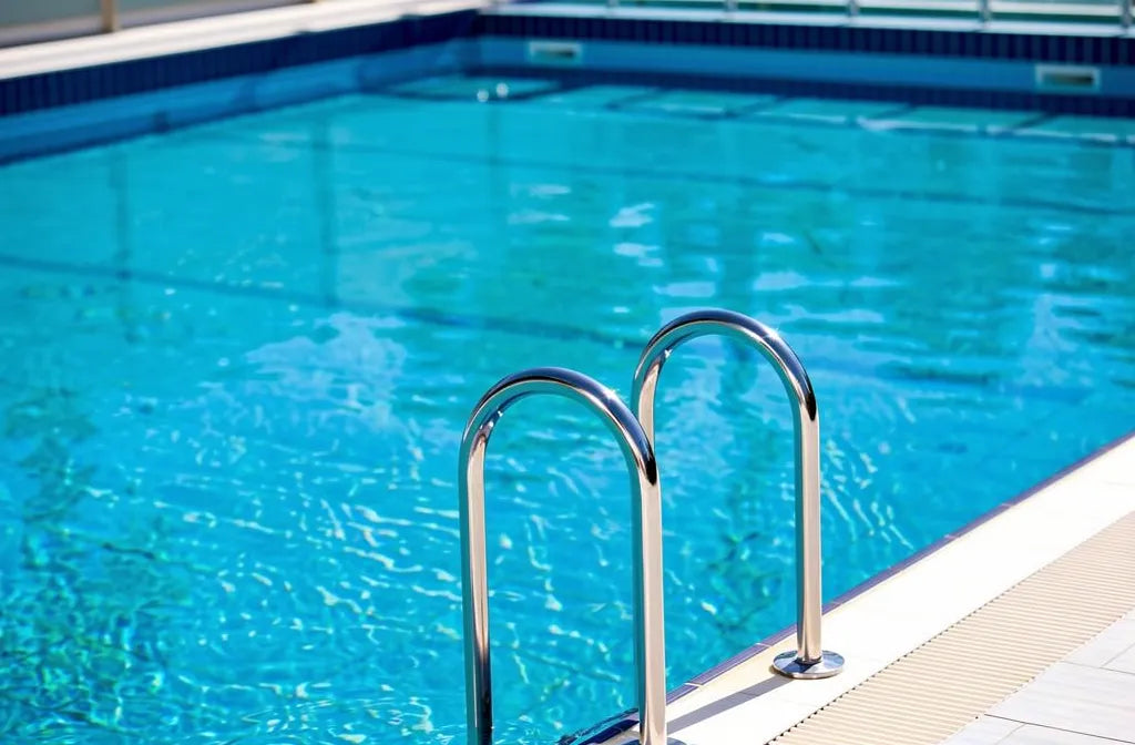 Alguicida para piscina: cuándo usar y cómo aplicar el antialgas
